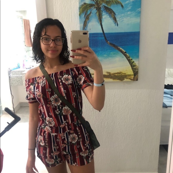 Meet your Posher, Kat - Picture 3 of 3